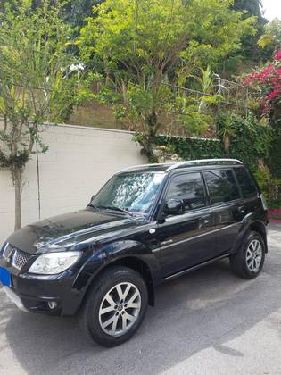 MITSUBISHI PAJERO TR4 2.0 4X4 16V 140CV FLEX 4P AUTOMÁTICO MITSUBISHI PAJERO TR4 2.0 4X4 16V 140CV FLEX 4P AUTOMÁTICO
